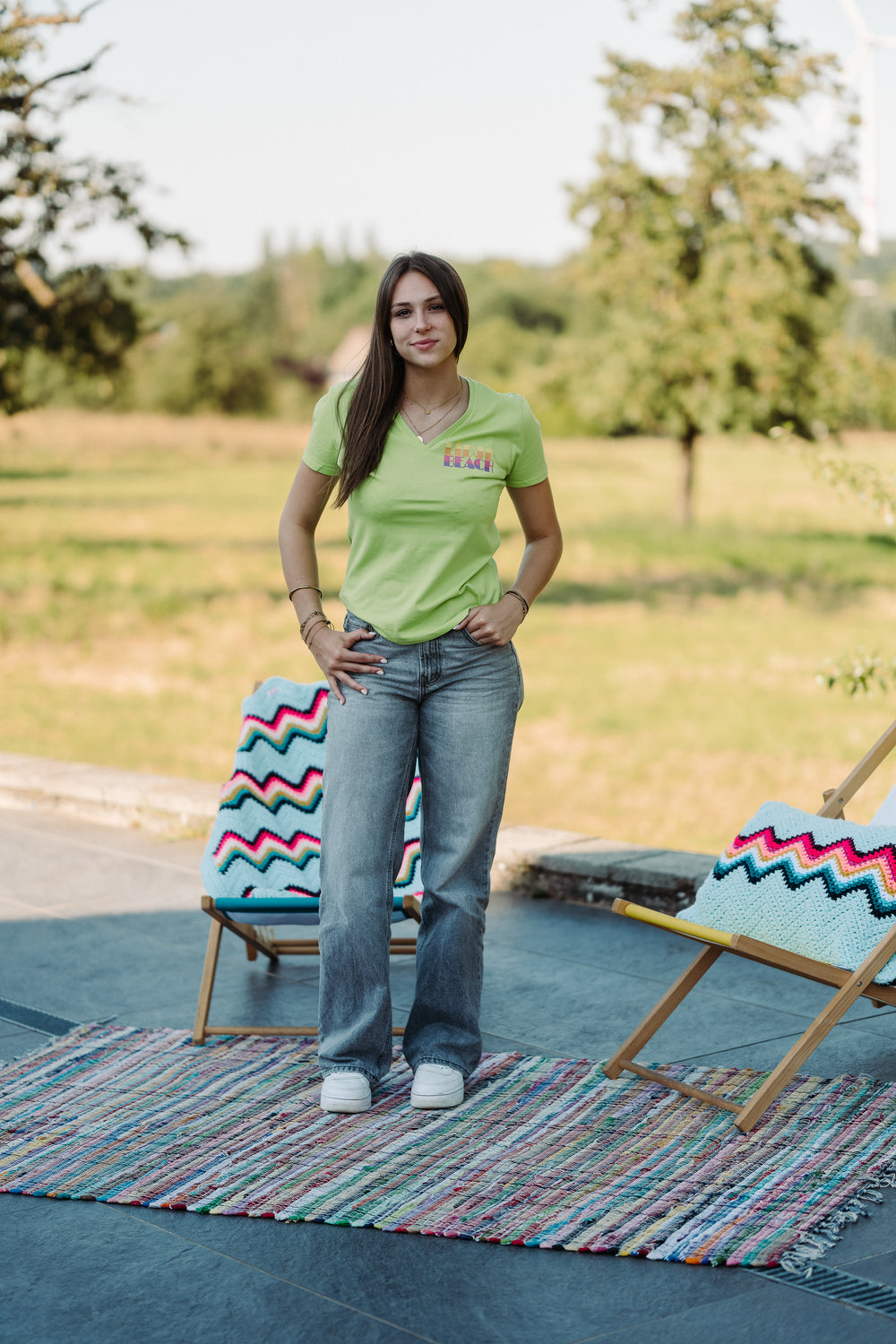 T-shirt col en V 100% coton - Écoresponsable - Vert pomme